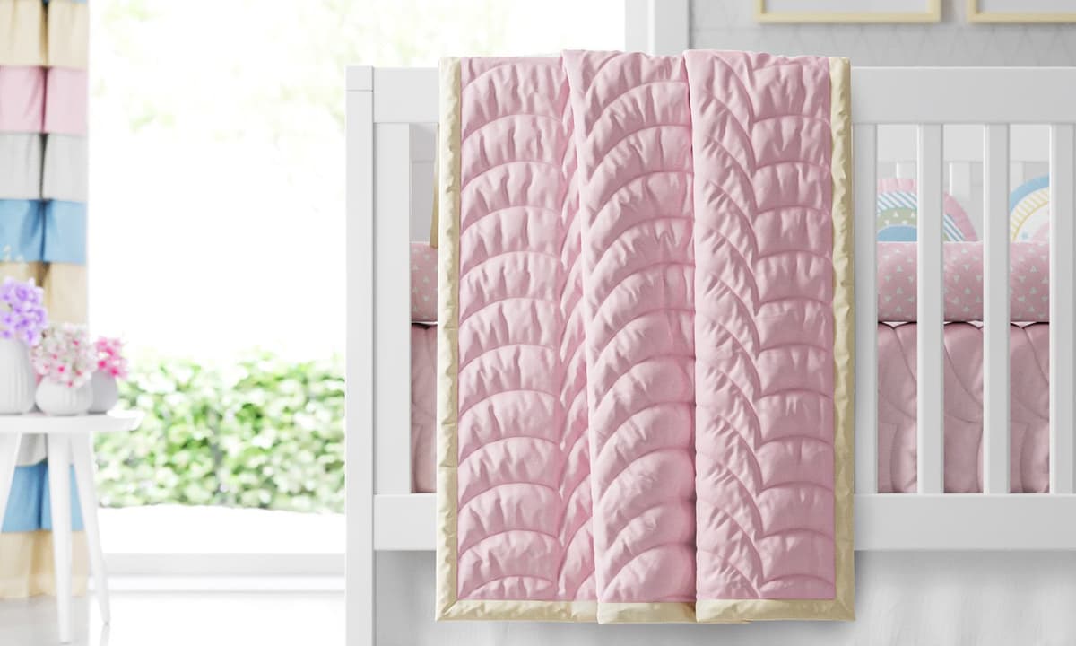 https://gdg-images.s3.sa-east-1.amazonaws.com/fotos/126592/kit-berco-arco-iris-patchwork-284201.jpg