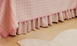 https://gdg-images.s3.sa-east-1.amazonaws.com/fotos/127096/saia-de-cama-infantil-rosa-282876.jpg