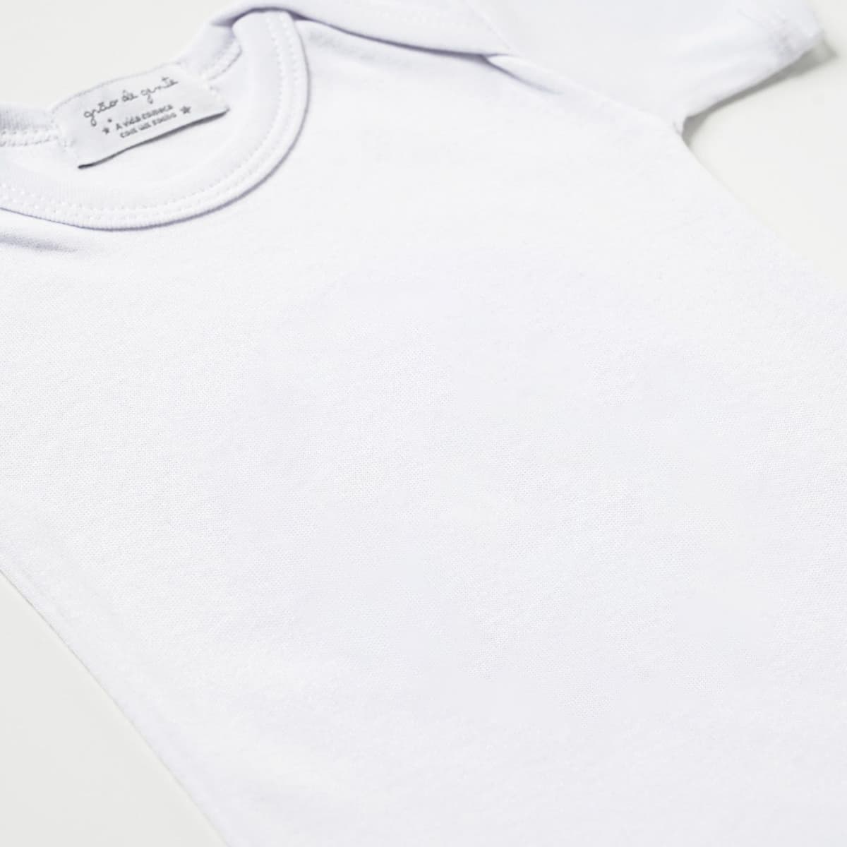 https://gdg-images.s3.sa-east-1.amazonaws.com/fotos/150301/body-manga-longa-branco-tam-p-327685.jpg