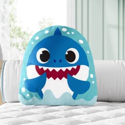 https://gdg-images.s3.sa-east-1.amazonaws.com/fotos/167828/almofada-daddy-shark-401009.jpg