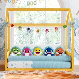 https://gdg-images.s3.sa-east-1.amazonaws.com/fotos/167855/varal-decorativo-baby-shark-401485.jpg