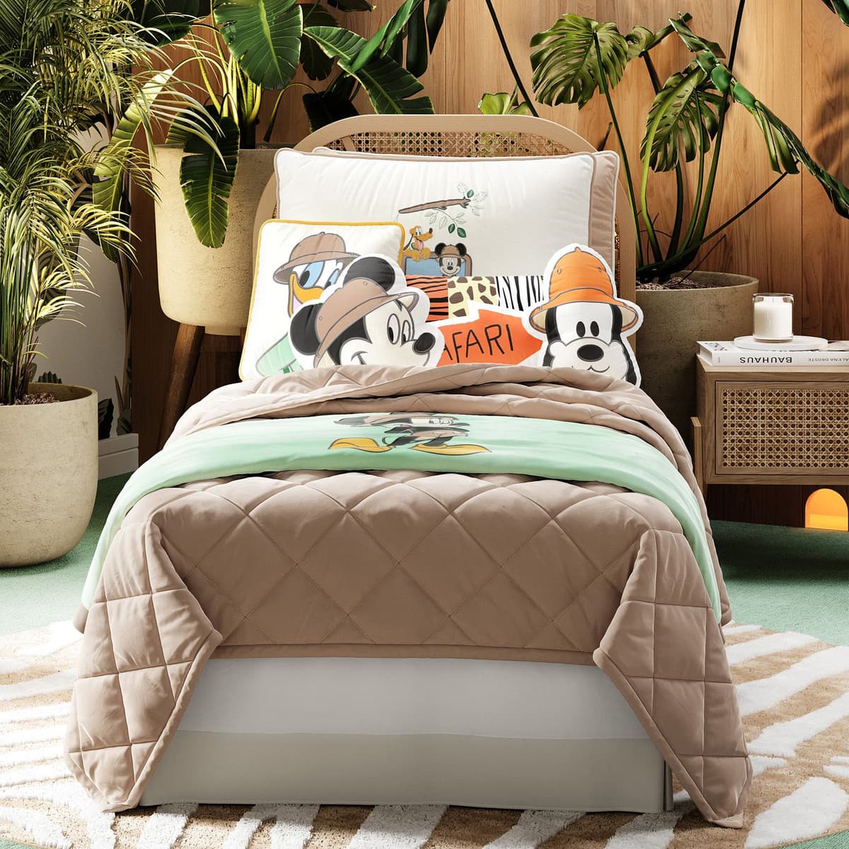 https://gdg-images.s3.sa-east-1.amazonaws.com/fotos/169492/manta-mickey-safari-infantil-474248.jpg