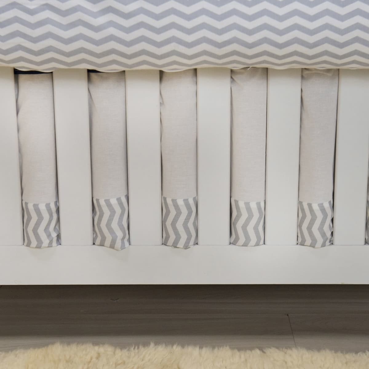 https://gdg-images.s3.sa-east-1.amazonaws.com/fotos/58379/saia-para-berco-chevron-azul-115278.jpg