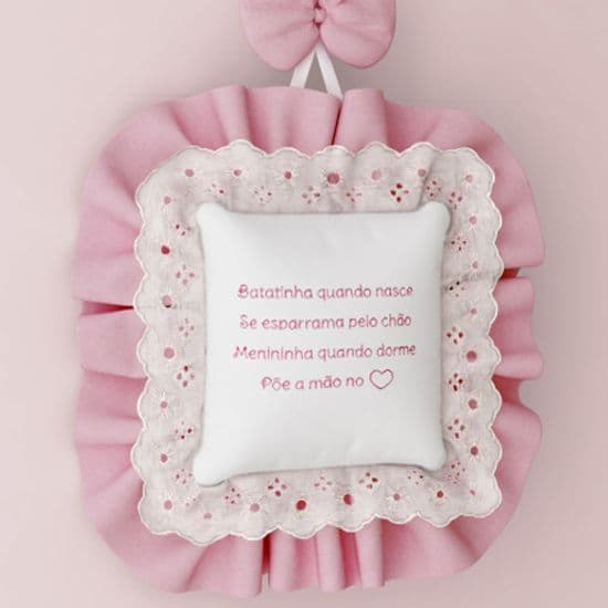 https://gdg-images.s3.sa-east-1.amazonaws.com/fotos/76913/enfeite-de-porta-alice-rosa-170796.jpg