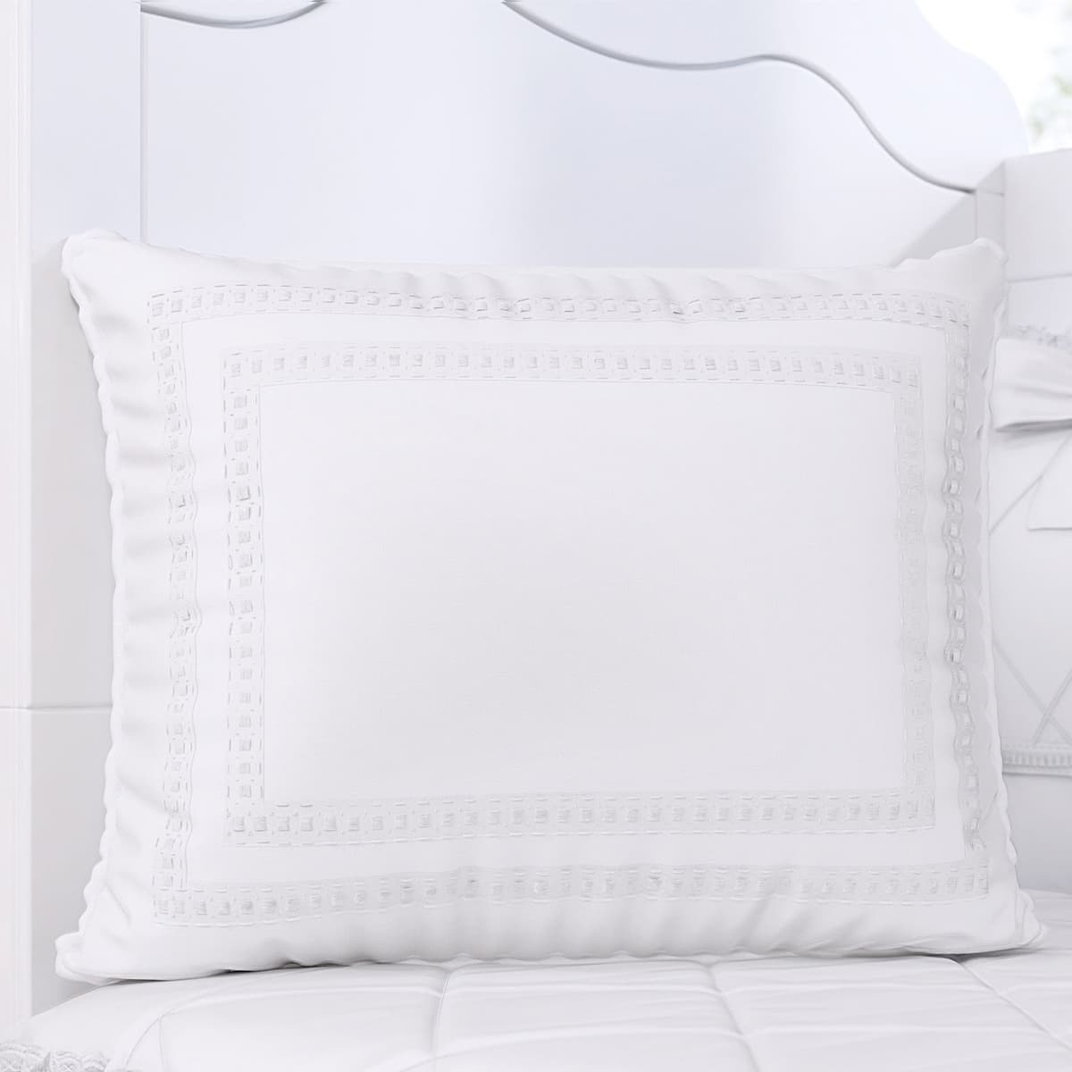 https://gdg-images.s3.sa-east-1.amazonaws.com/fotos/89399/almofada-branco-classico-202434.jpg