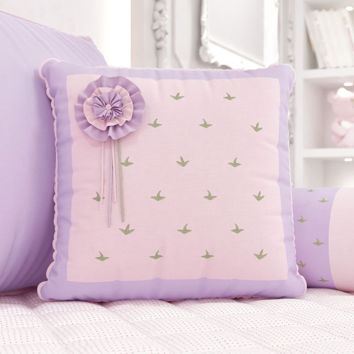 https://gdg-images.s3.sa-east-1.amazonaws.com/fotos/91507/almofada-floral-monet-206233.jpg
