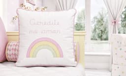 https://gdg-images.s3.sa-east-1.amazonaws.com/fotos/95001/almofada-arco-iris-214918.jpg