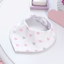 https://gdg-images.s3.sa-east-1.amazonaws.com/fotos/99975/babador-bandana-coracoes-228596.jpg