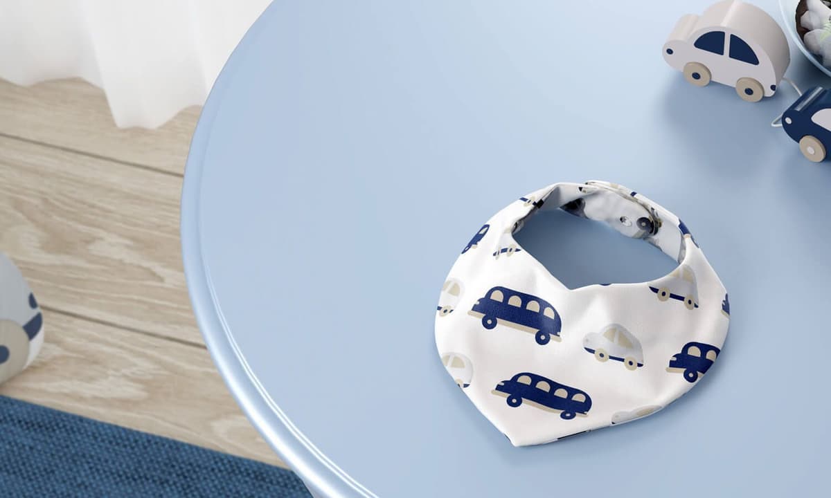 https://gdg-images.s3.sa-east-1.amazonaws.com/fotos/101842/babador-bandana-carrinhos-azul-marinho-231739.jpg