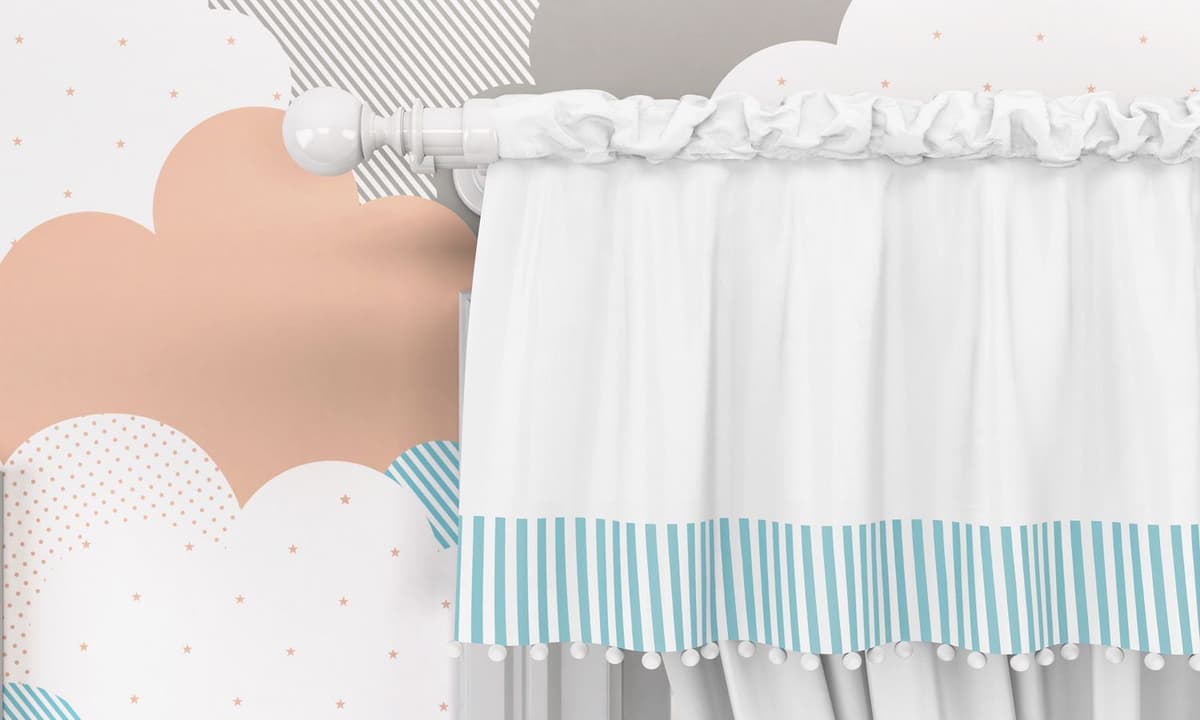https://gdg-images.s3.sa-east-1.amazonaws.com/fotos/116607/cortina-listrada-com-pompons-azul-branco-1-80m-262583.jpg