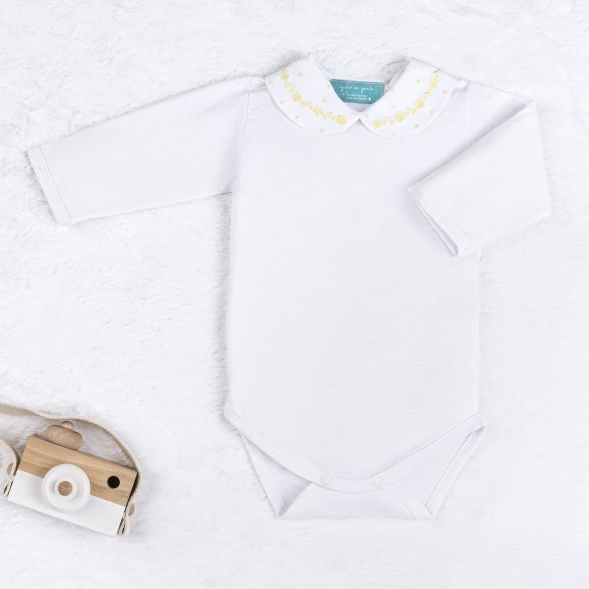 https://gdg-images.s3.sa-east-1.amazonaws.com/fotos/148982/body-manga-longa-bordado-marselha-amarelo-323620.jpg