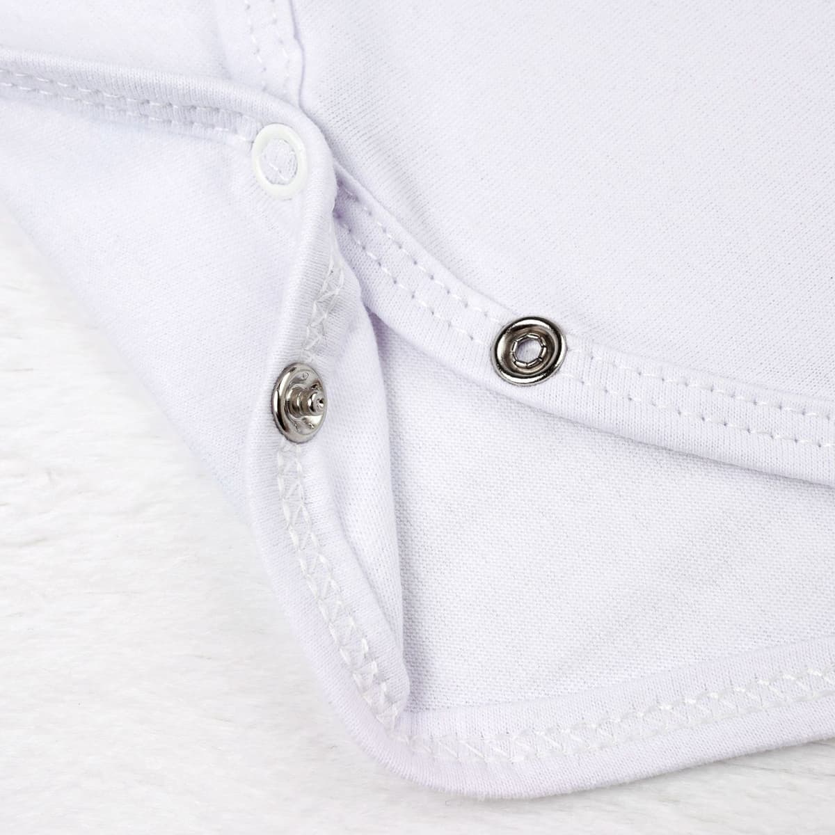 https://gdg-images.s3.sa-east-1.amazonaws.com/fotos/163784/body-manga-longa-baby-basics-branco-tam-gg-353798.jpg