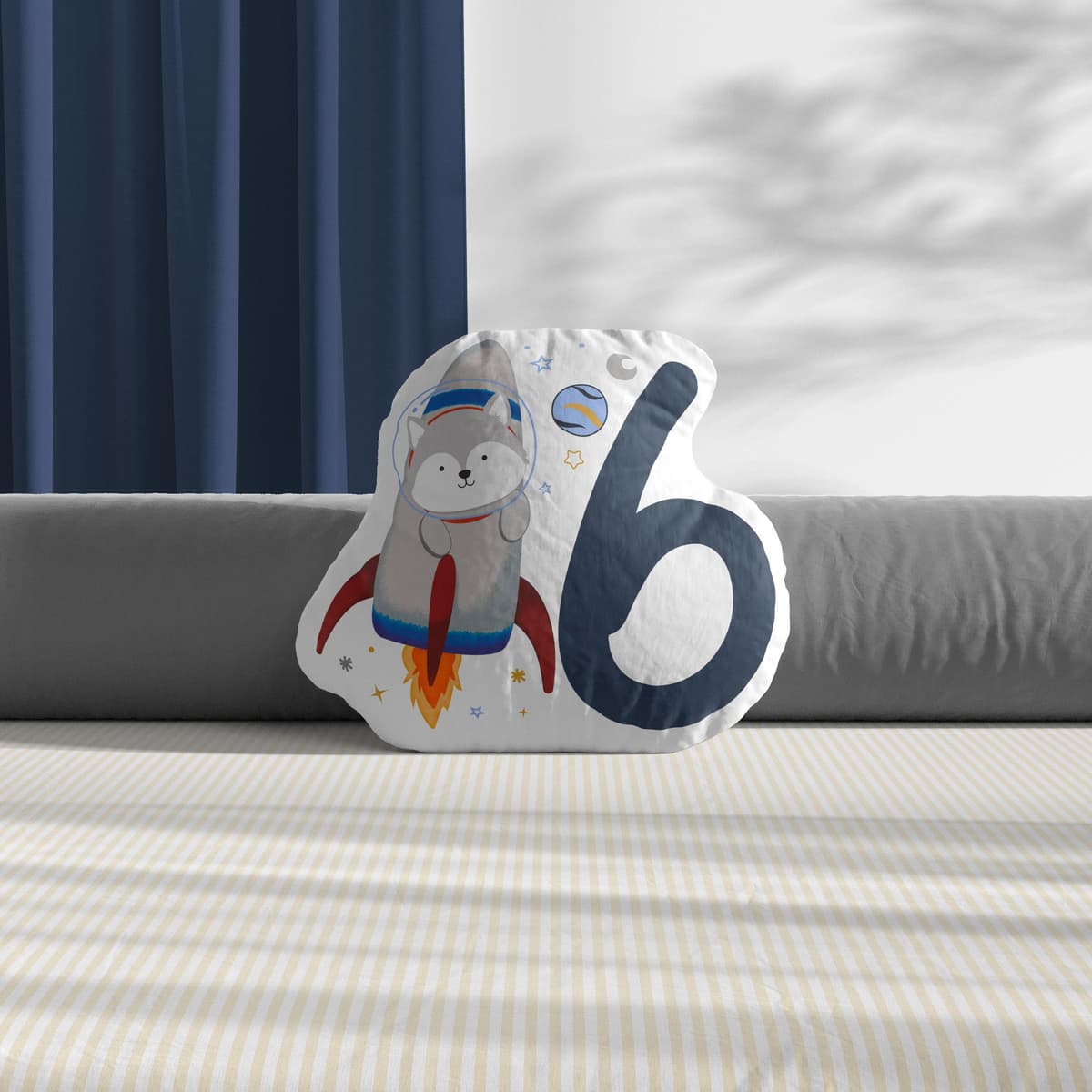 https://gdg-images.s3.sa-east-1.amazonaws.com/fotos/178151/almofada-mesversario-06-meses-astronauta-406240.jpg