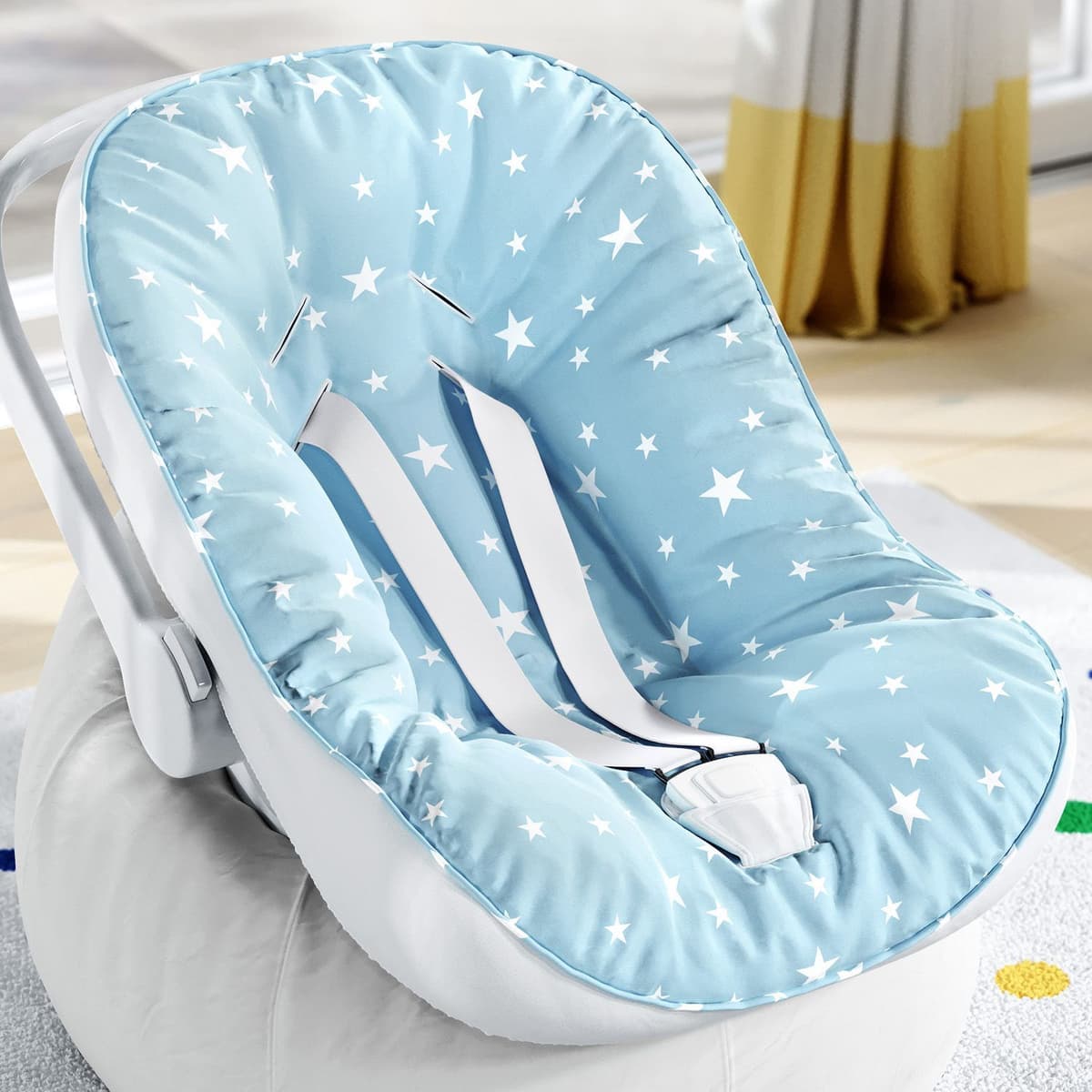 https://gdg-images.s3.sa-east-1.amazonaws.com/fotos/183641/capa-de-bebe-conforto-estrelinhas-azul-e-branco-402003.jpg