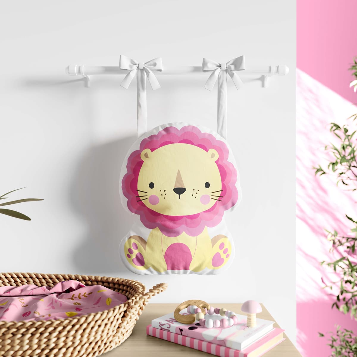https://gdg-images.s3.sa-east-1.amazonaws.com/fotos/185186/porta-fraldas-amiguinha-leoa-selva-baby-rosa-453045.jpg