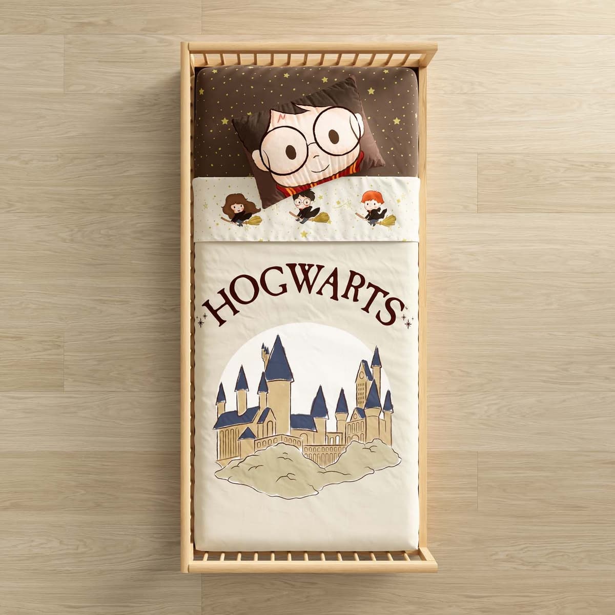 https://gdg-images.s3.sa-east-1.amazonaws.com/fotos/192175/jogo-de-lencol-mini-cama-harry-potter-hogwarts-3-pecas-482361.jpg