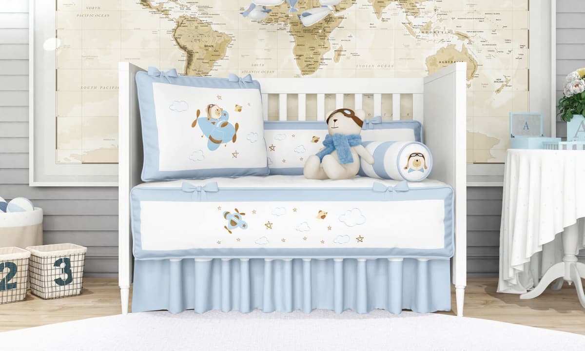 https://gdg-images.s3.sa-east-1.amazonaws.com/fotos/200490/quarto-de-bebe-completo-urso-aviador-azul-bebe-44-pecas-489952.jpg