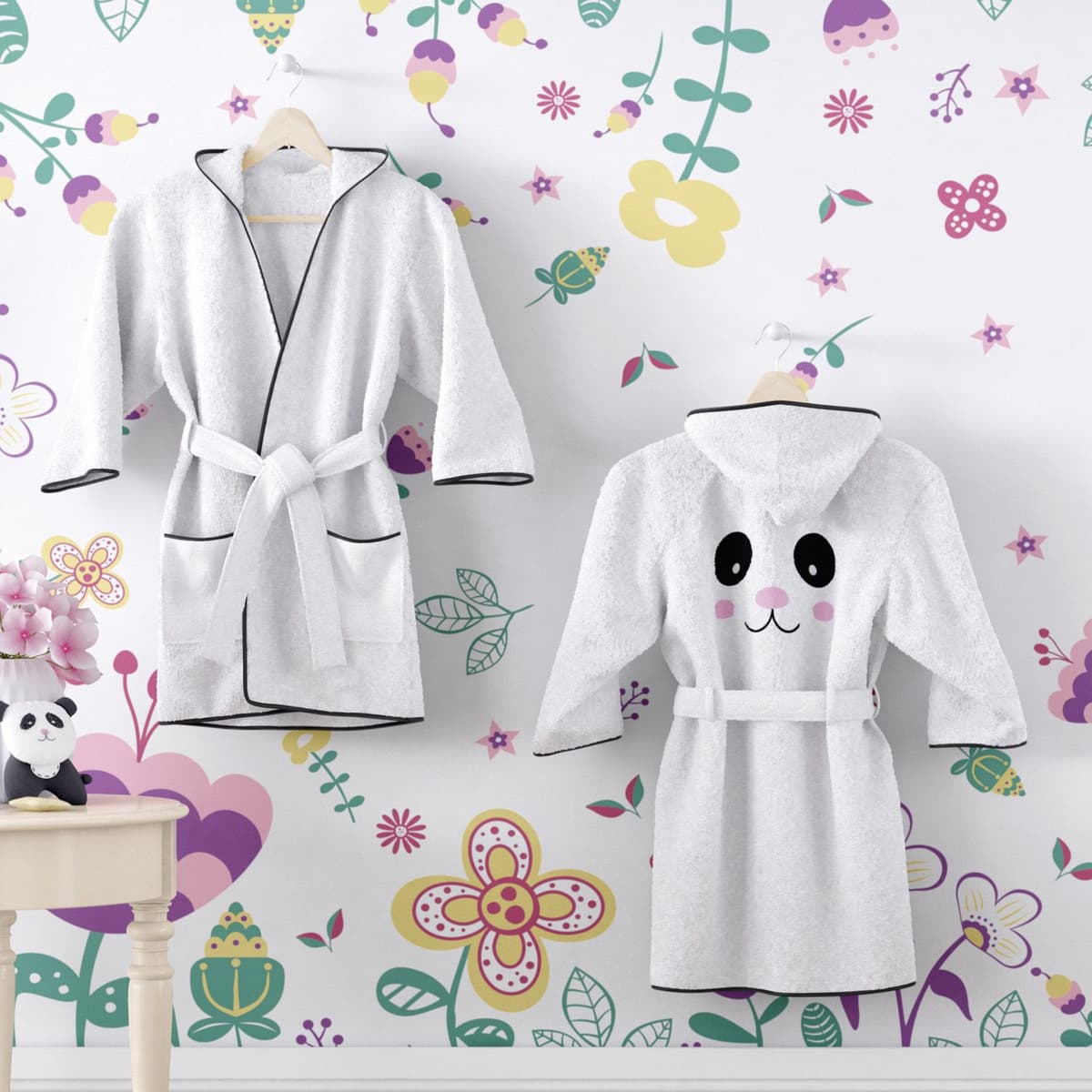 https://gdg-images.s3.sa-east-1.amazonaws.com/fotos/94077/roupao-kids-panda-floral-moderna-m-213119.jpg