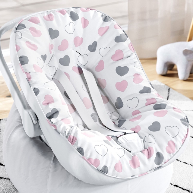 Capa de Bebê Conforto com Protetor de Cinto Coração Rosa e Cinza