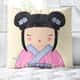 Almofada Quadrada Meninas do Mundo Saori 30cm - imagem 1