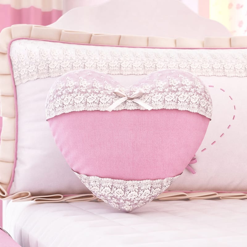 Almofada Coraçãozinho Renda Guipir 30cm